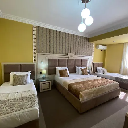 Deluxe Отель 4*