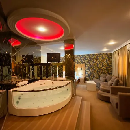 デラックス 4*