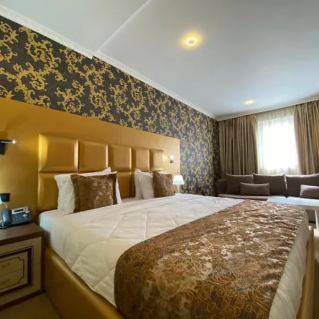 Deluxe Тирана