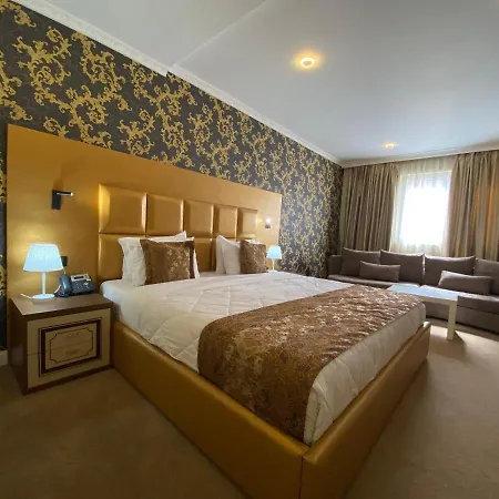 Deluxe 4* Тирана