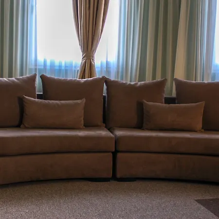 Hotel Deluxe 4*