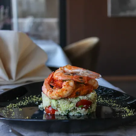 Deluxe Tirana