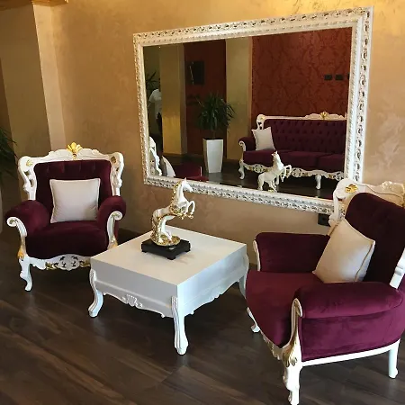 Deluxe Tirana