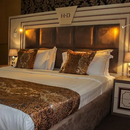 Deluxe 4* Tirana