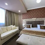 Hotell Deluxe 4*