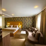 Deluxe Hotell