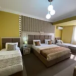 Deluxe Hotell 4*