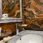 Deluxe Тирана