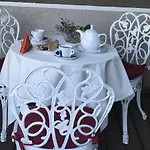 Deluxe Hotell 4*