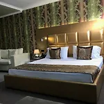 Hotell Deluxe 4*