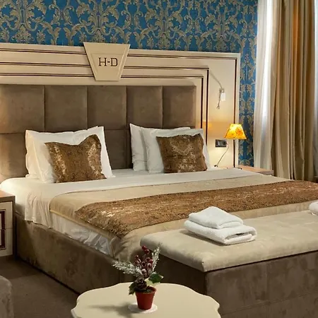 Deluxe Hotell