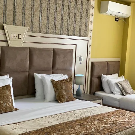 Deluxe Tirana
