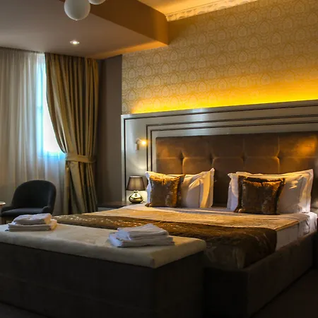 Deluxe Hotell 4*