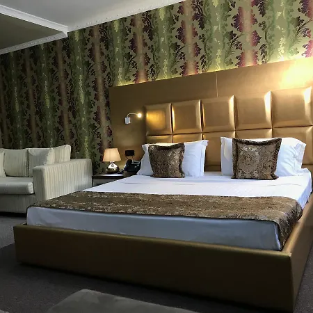 Hotel Deluxe 4*